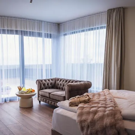 Monte Vinea By Guide Vila *