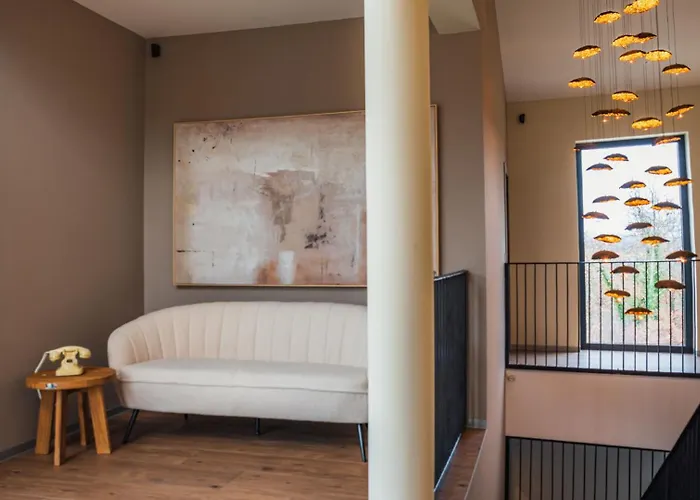 Monte Vinea By Guide *